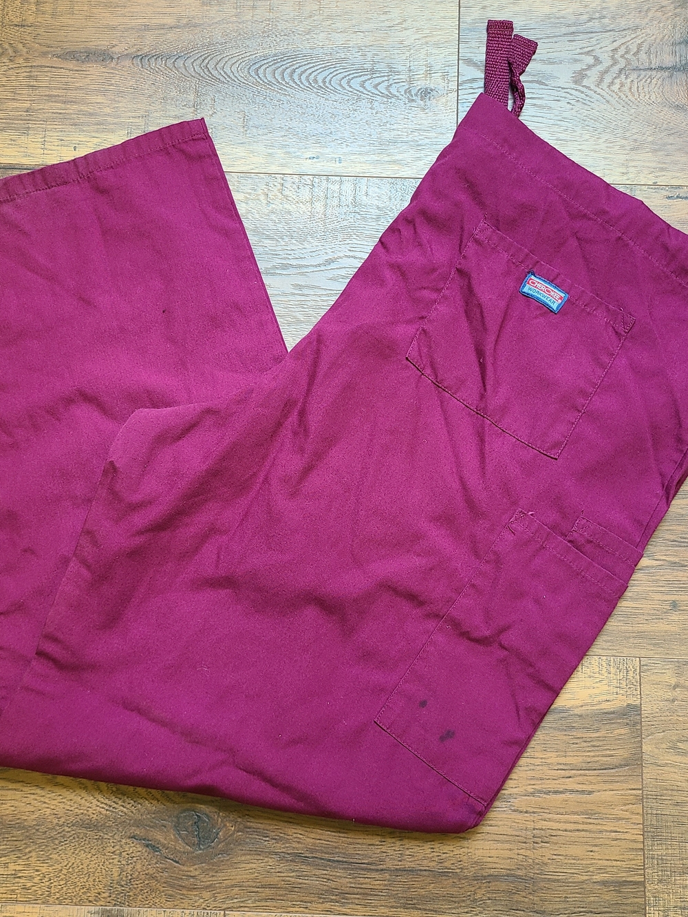 Women's Straight Leg Scrub Pants in Burgundy